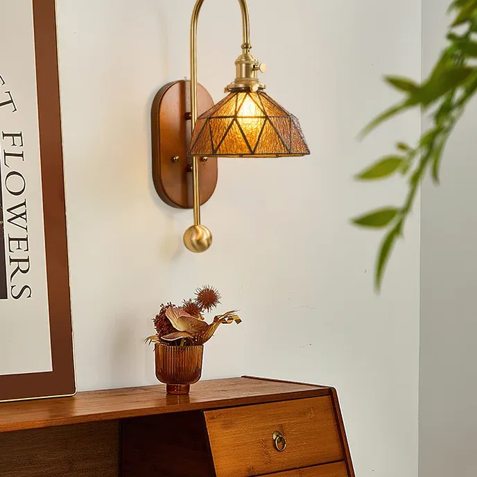 Zutter_Wall_Light_4.webp